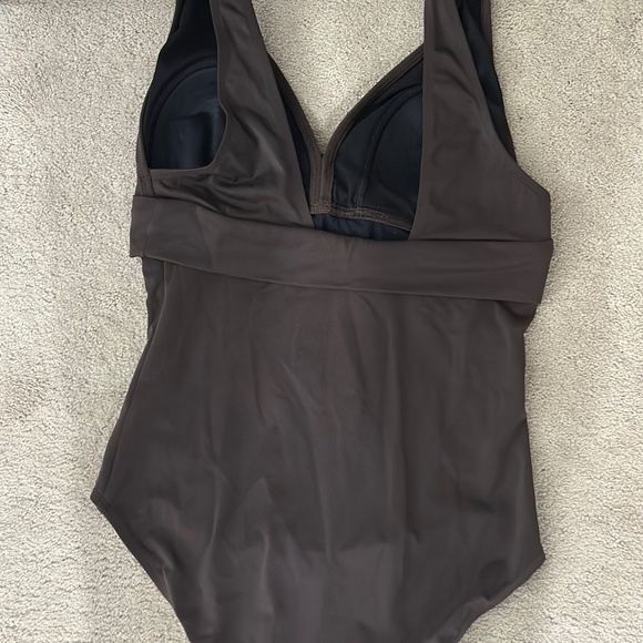 Swimsuit - Picture 2 of 3